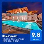 Dedalos - Spacious Luxury With Heated Pool In *