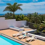 Villa Dedalos - Spacious Luxury With Heated Pool In *