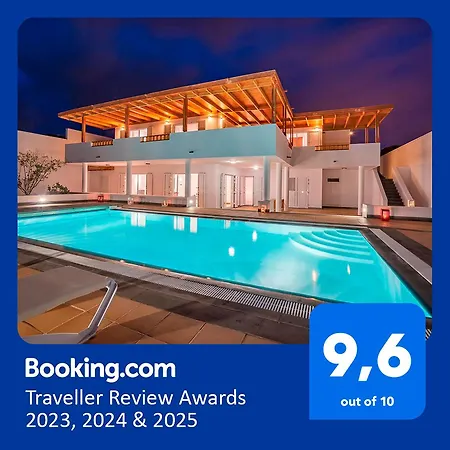 Villa Dedalos - Spacious Luxury With Heated Pool In