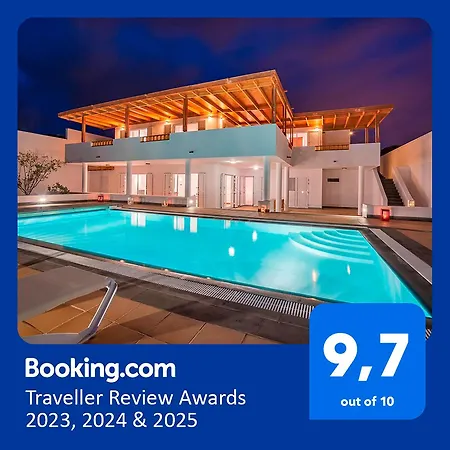 Villa Dedalos - Spacious Luxury With Heated Pool In Puerto Calero