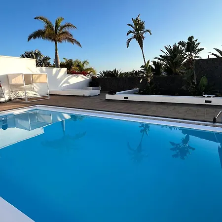 Dedalos - Spacious Luxury With Heated Pool In *