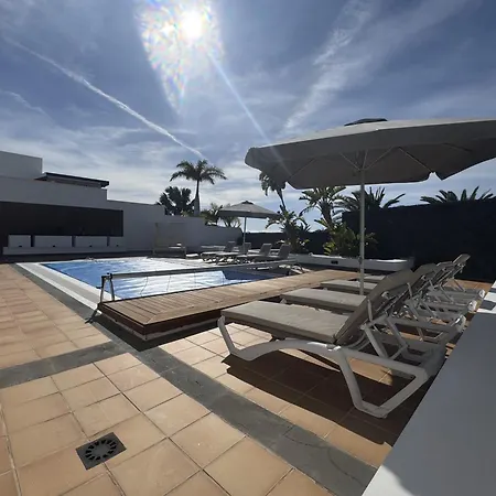 Dedalos - Spacious Luxury With Heated Pool In Villa