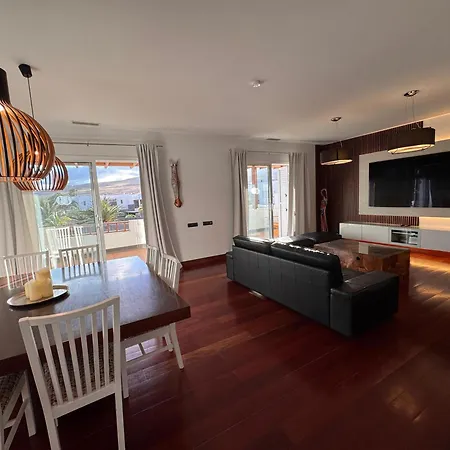 Dedalos - Spacious Luxury With Heated Pool In