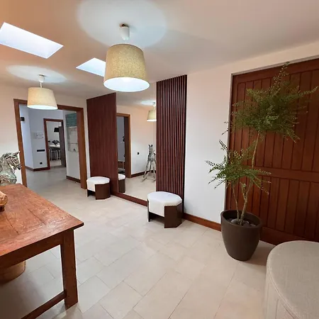 Dedalos - Spacious Luxury With Heated Pool In Willa
