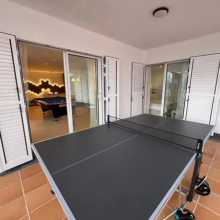 Dedalos - Spacious Luxury With Heated Pool In *