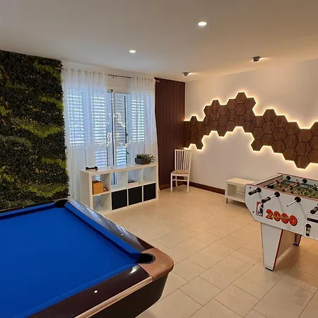 Villa Dedalos - Spacious Luxury With Heated Pool In Puerto Calero