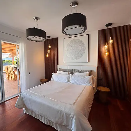 Dedalos - Spacious Luxury With Heated Pool In * 푸에르토카레로