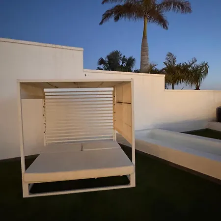 Dedalos - Spacious Luxury With Heated Pool In *