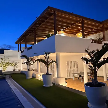 Dedalos - Spacious Luxury With Heated Pool In 푸에르토카레로