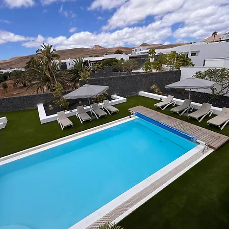 Dedalos - Spacious Luxury With Heated Pool In *