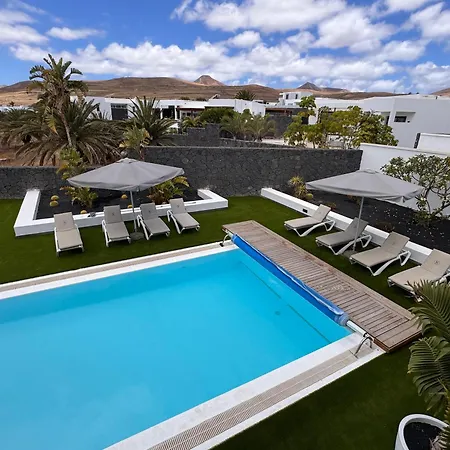 Willa Dedalos - Spacious Luxury With Heated Pool In Puerto Calero