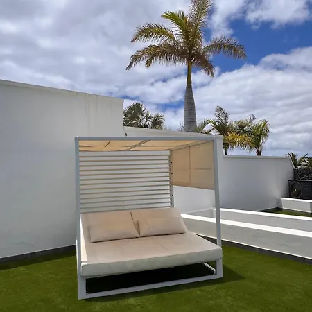 Villa Dedalos - Spacious Luxury With Heated Pool In Puerto Calero