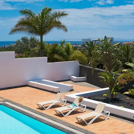 别墅 Dedalos - A Luxury Large With A Heated Pool In *