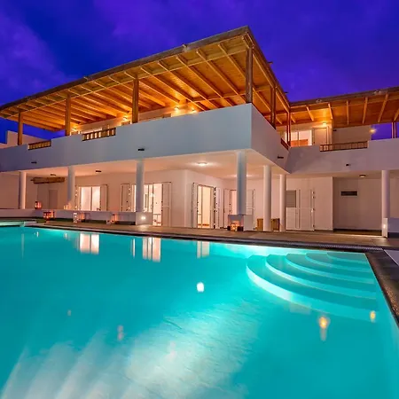Dedalos - Spacious Luxury With Heated Pool In Puerto Calero