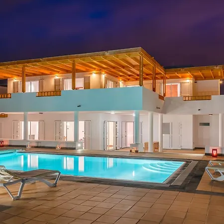 Dedalos - Spacious Luxury With Heated Pool In * プエルト・カレロ