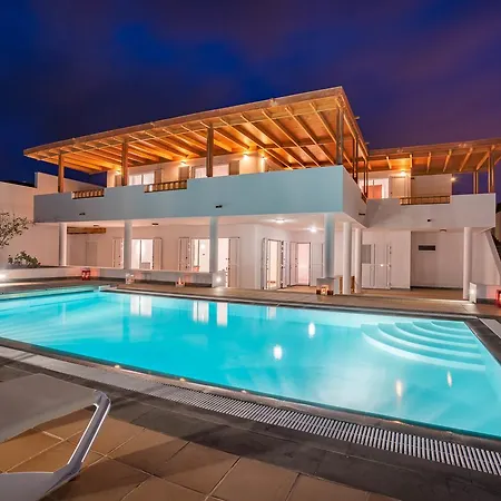 Dedalos - A Luxury Large With A Heated Pool In * 卡列罗港