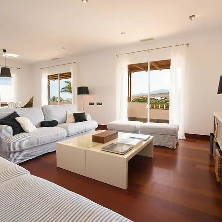 Dedalos - A Luxury Large With A Heated Pool In Villa