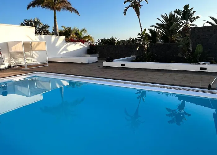Dedalos - Spacious Luxury With Heated Pool In *