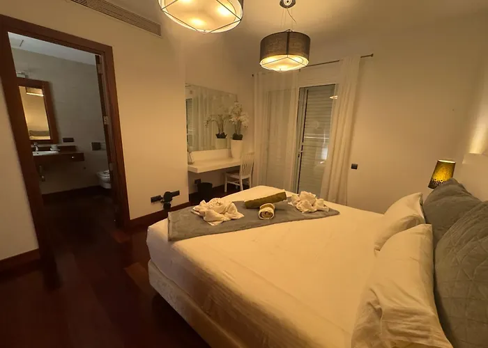 Dedalos - Spacious Luxury With Heated Pool In