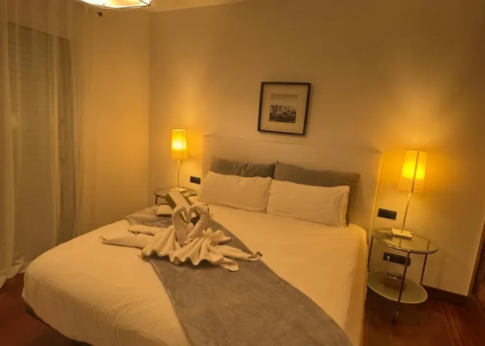 Villa Dedalos - Spacious Luxury With Heated Pool In