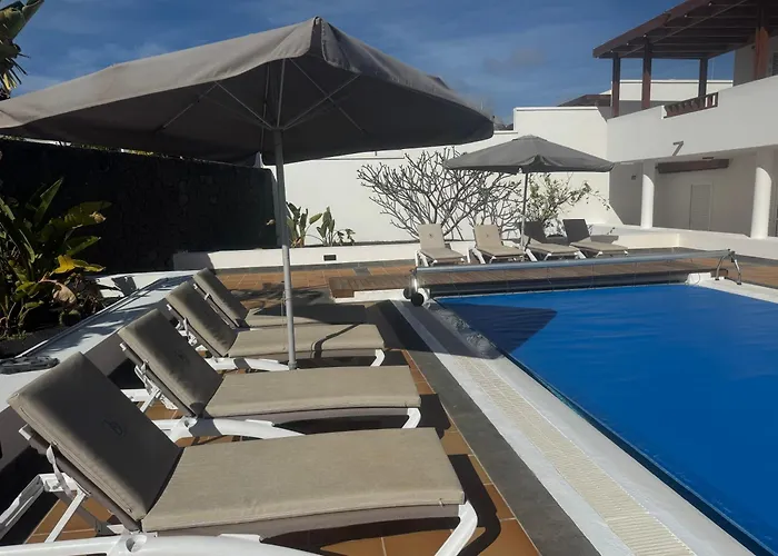 Dedalos - Spacious Luxury With Heated Pool In *