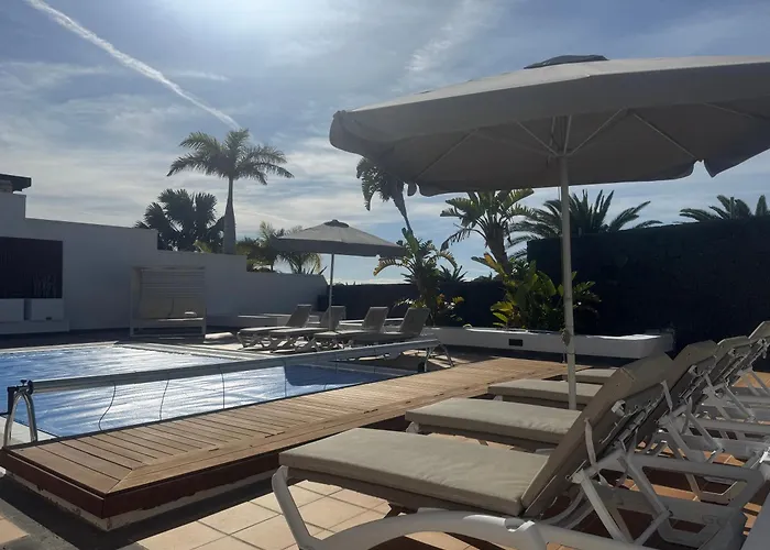 Dedalos - Spacious Luxury With Heated Pool In Villa