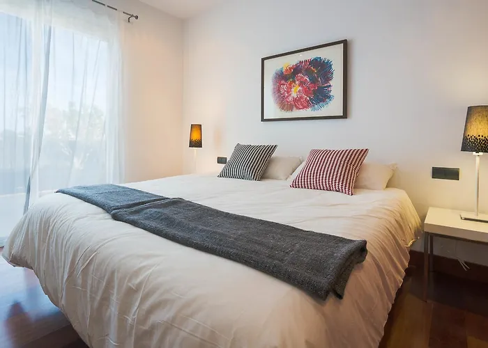 Dedalos - Spacious Luxury With Heated Pool In 빌라