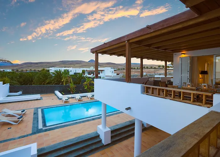 빌라 Dedalos - Spacious Luxury With Heated Pool In 푸에르토카레로