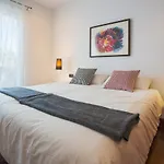 Dedalos - Spacious Luxury With Heated Pool In Willa