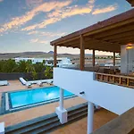 Willa Dedalos - Spacious Luxury With Heated Pool In Puerto Calero