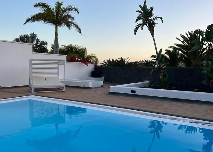 Dedalos - Spacious Luxury With Heated Pool In ヴィラ *