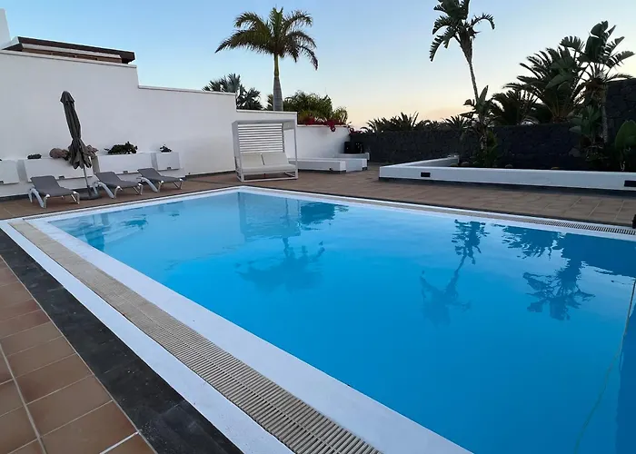 Dedalos - Spacious Luxury With Heated Pool In プエルト・カレロ