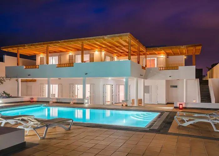 Dedalos - Spacious Luxury With Heated Pool In * プエルト・カレロ